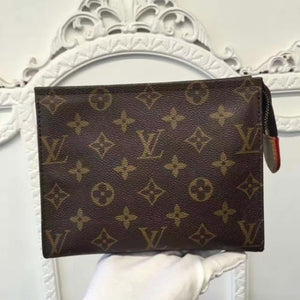 M47544 Toiletry Pouch 19 Monogram Canvas