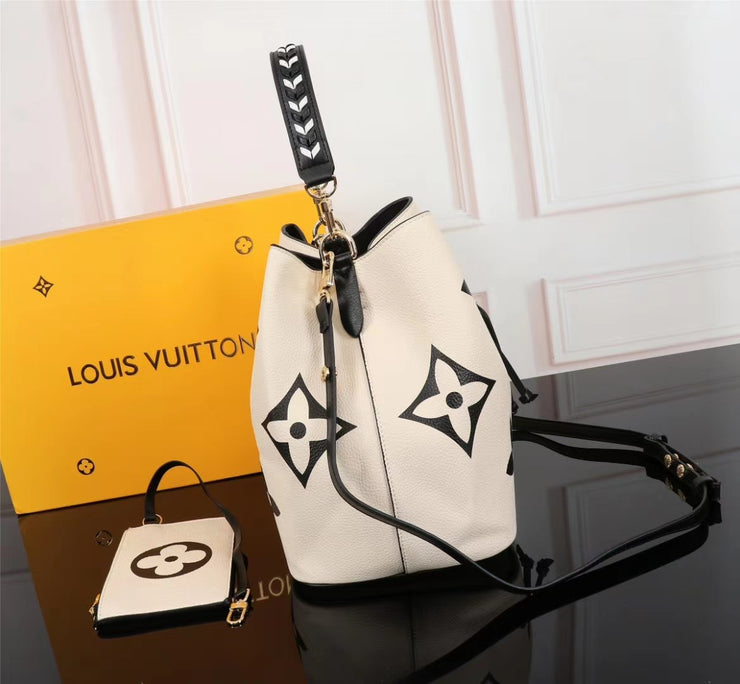 LOUIS VUITTON ESCALE NEONOE MM M56889 WHITE