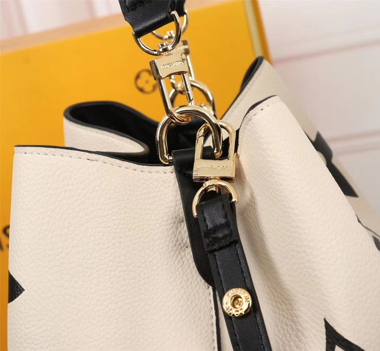 LOUIS VUITTON ESCALE NEONOE MM M56889 WHITE