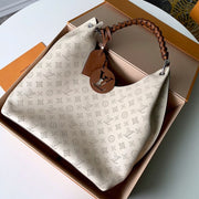 LOUIS VUITTON M52950 LV CARMEL HOBO BAG MAHINA LEATHER WHITE.