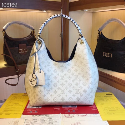 LOUIS VUITTON M52950 LV CARMEL HOBO BAG MAHINA LEATHER WHITE.